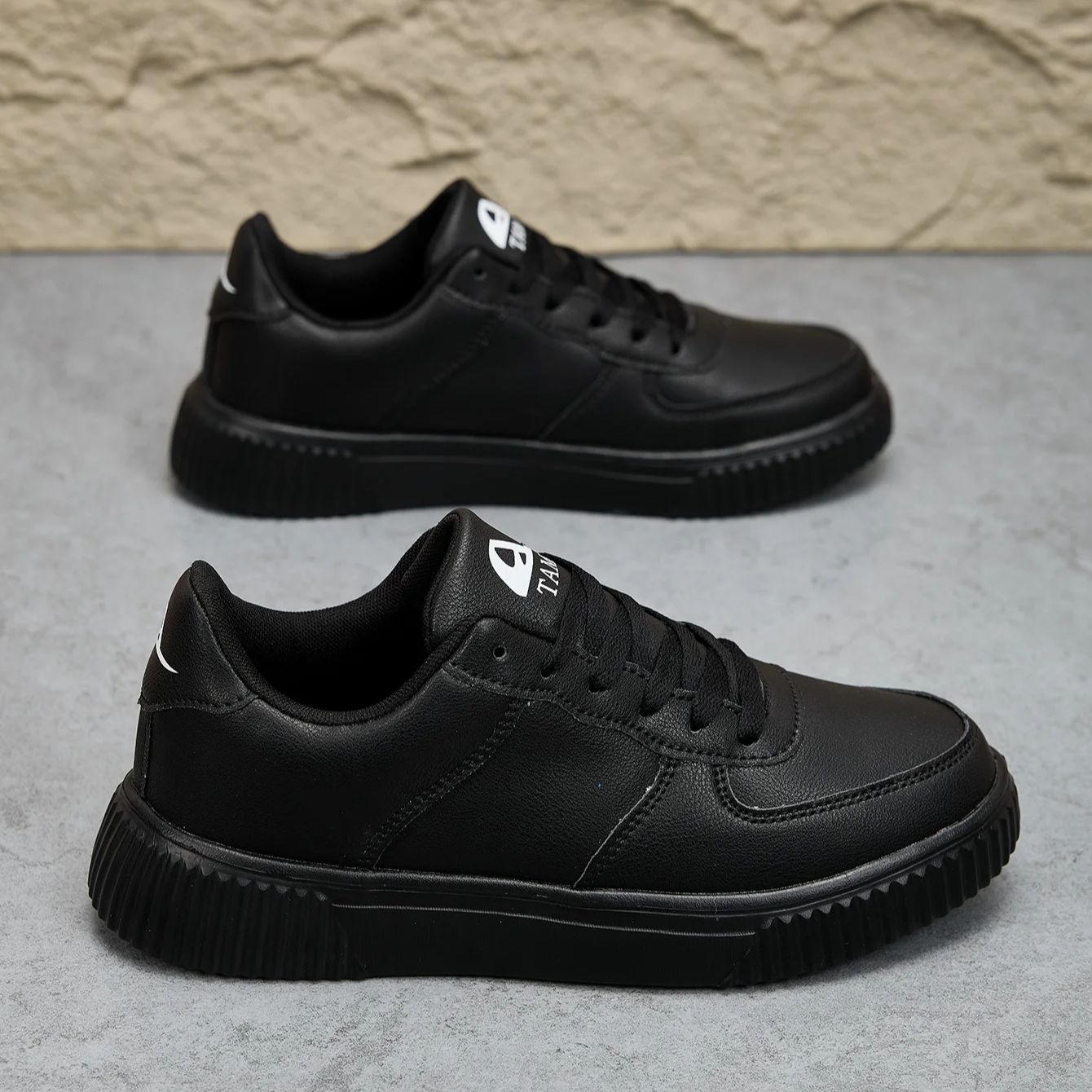 男性屋外革靴フラットクラシックブラックスポーツシューズレース - Men'S Shoes Black And White のレビューと価格