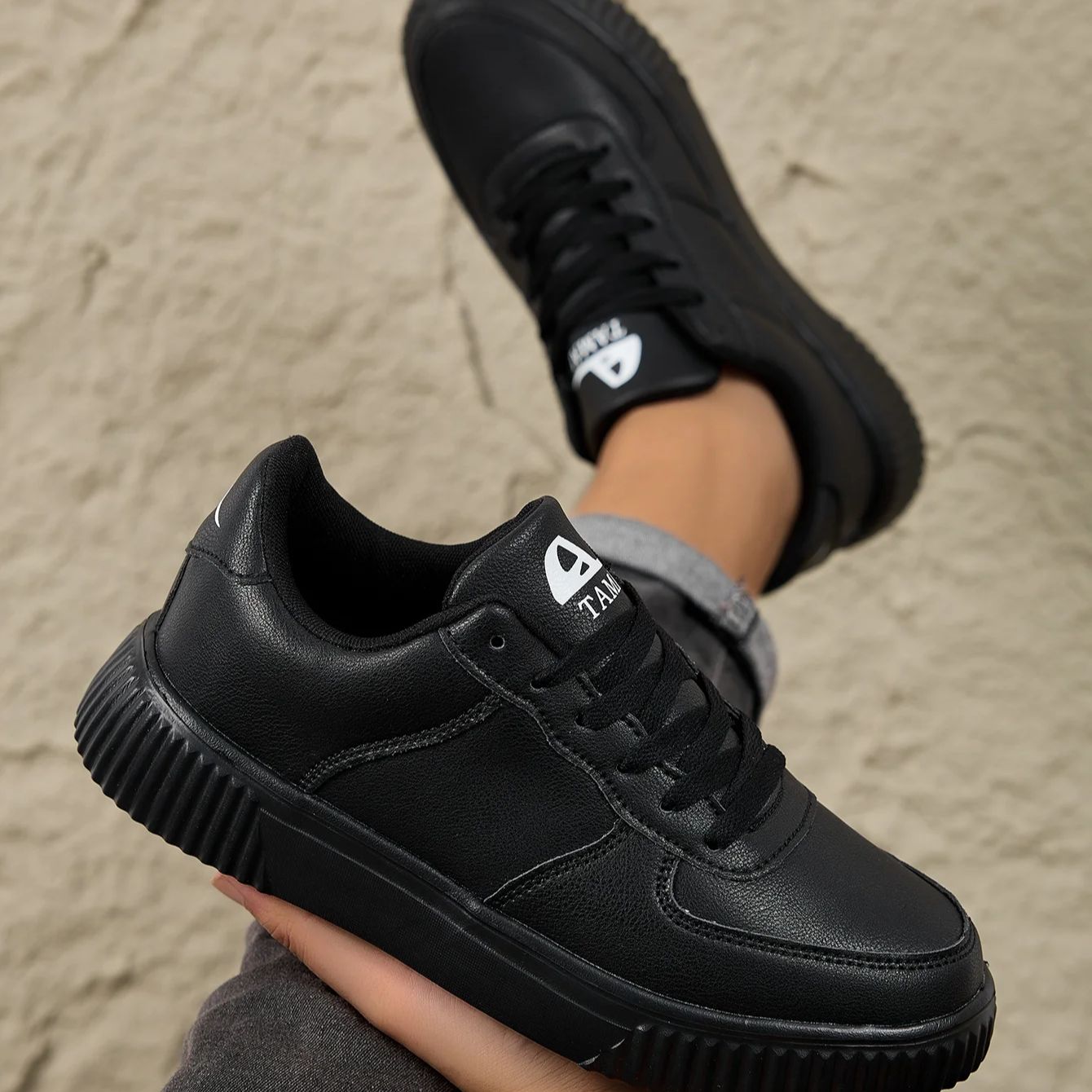 男性屋外革靴フラットクラシックブラックスポーツシューズレース - Men'S Shoes Black And White のレビューと価格