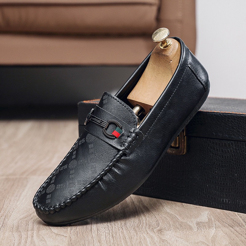 イタリア PU レザーローファーメンズスリッポンドライビング - Men'S Shoes Black And White のレビューと価格