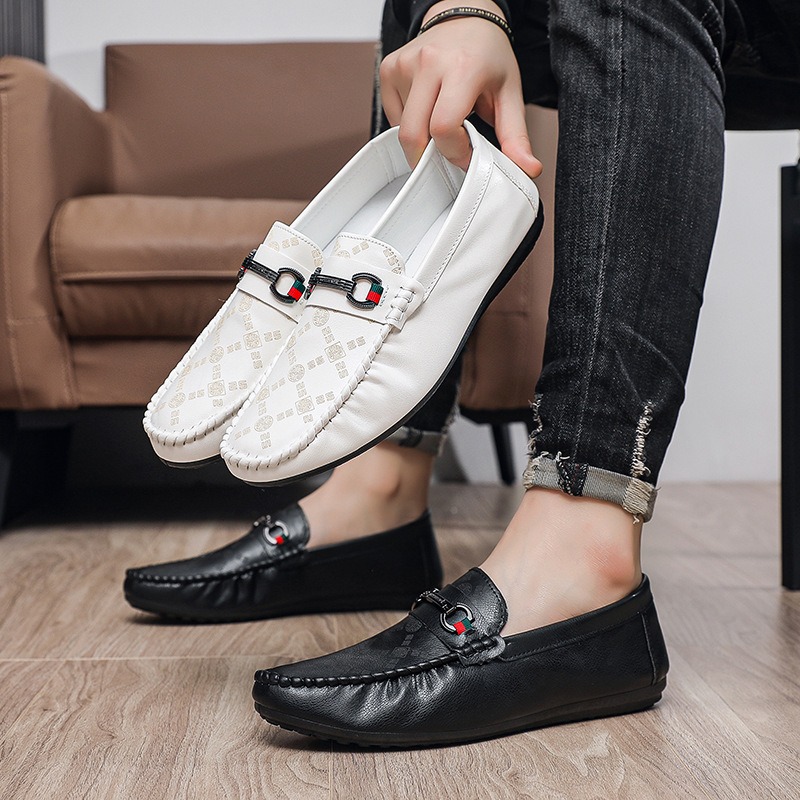 イタリア PU レザーローファーメンズスリッポンドライビング - Men'S Shoes Black And White のレビューと価格